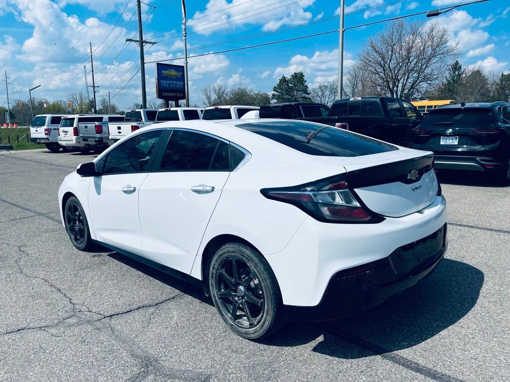 Used 2018 Chevrolet Volt LT w/ LT Driver Confidence Package FWD image 3
