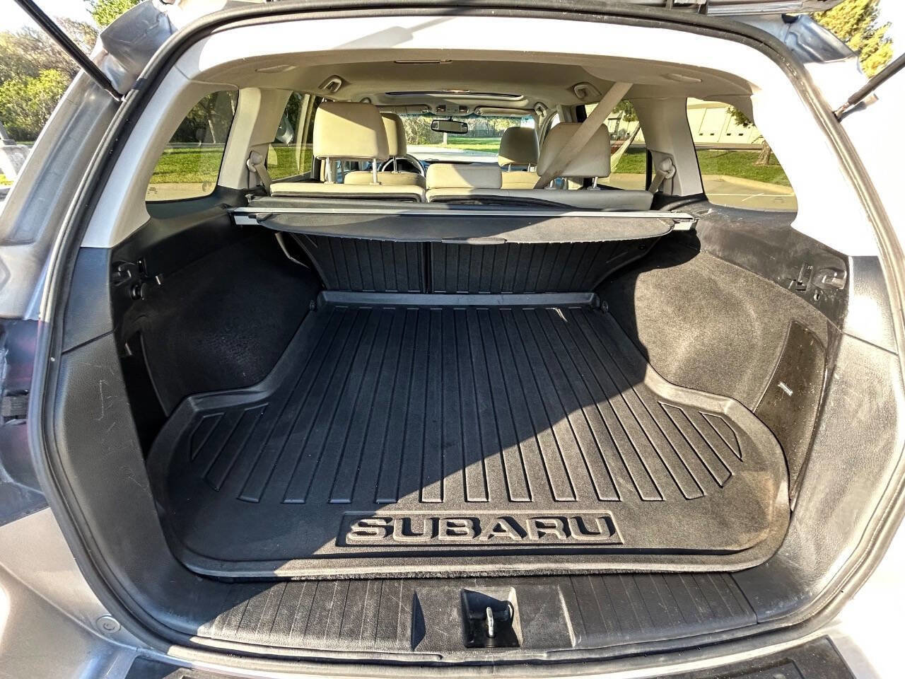 Used 2014 Subaru Outback 2.5i Limited w/ Moonroof Package image 11