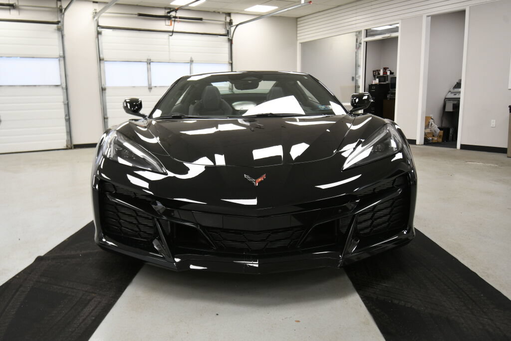 Used 2024 Chevrolet Corvette Z06 RWD image 2