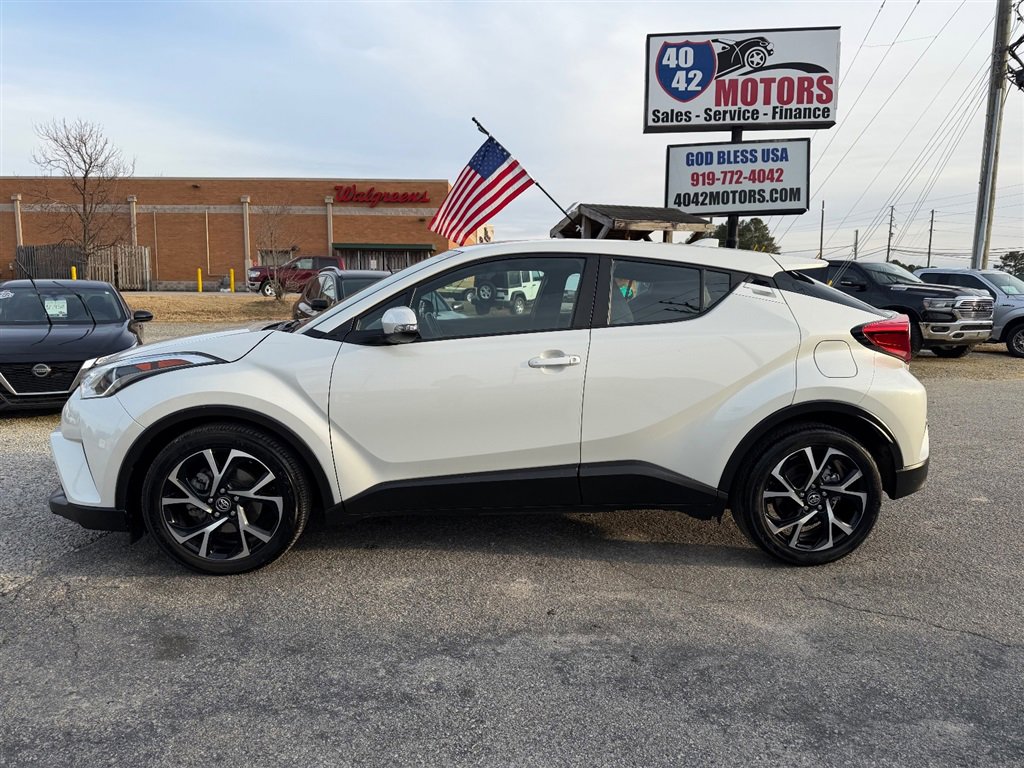 Used 2019 Toyota C-HR image 2