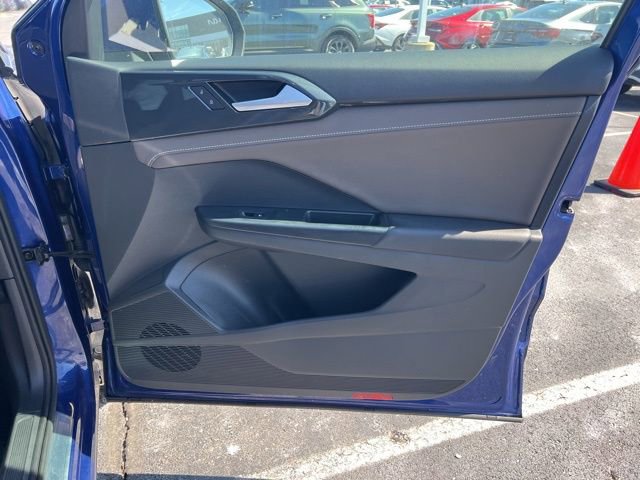 Used 2022 Volkswagen Taos SEL image 35