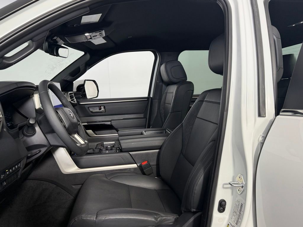Used 2025 Toyota Tundra Limited AWD/4WD image 19