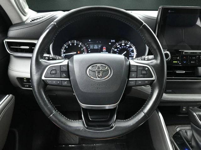 Used 2022 Toyota Highlander Limited image 26