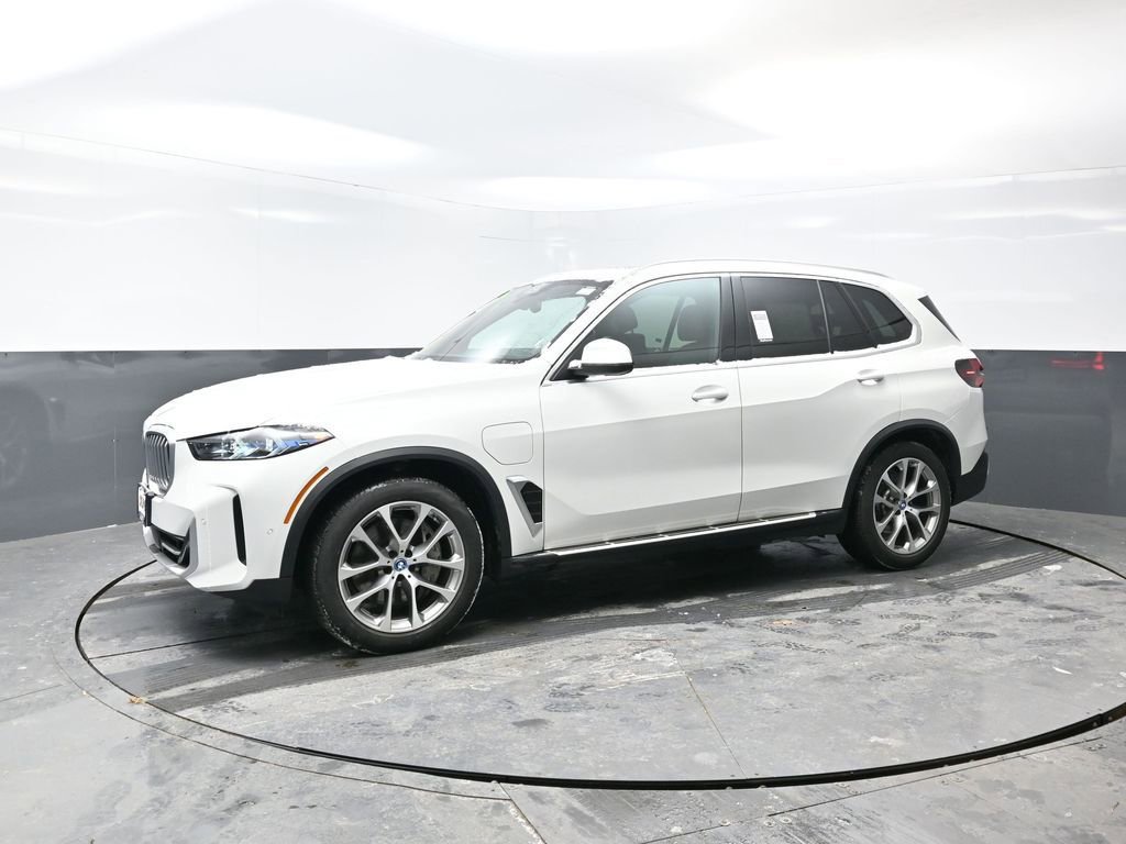 Used 2025 BMW X5 xDrive50e image 10