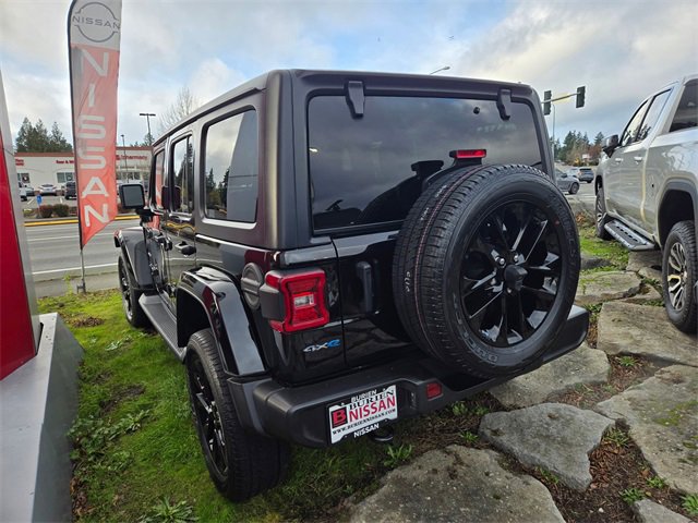 Used 2021 Jeep Wrangler Unlimited Sahara w/ Cold Weather Group image 9