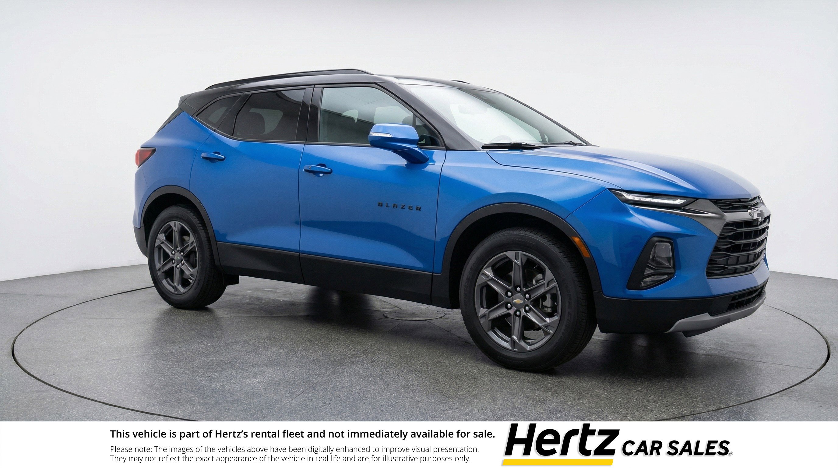 Used 2025 Chevrolet Blazer LT FWD image 1