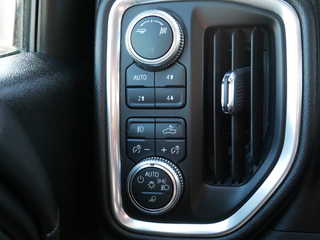 Used 2019 GMC Sierra 1500 SLT w/ SLT Premium Plus Package AWD/4WD image 29