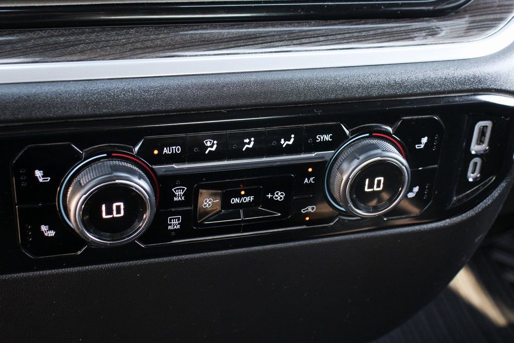 Used 2025 Chevrolet Silverado 2500 LT w/ Convenience Package image 30