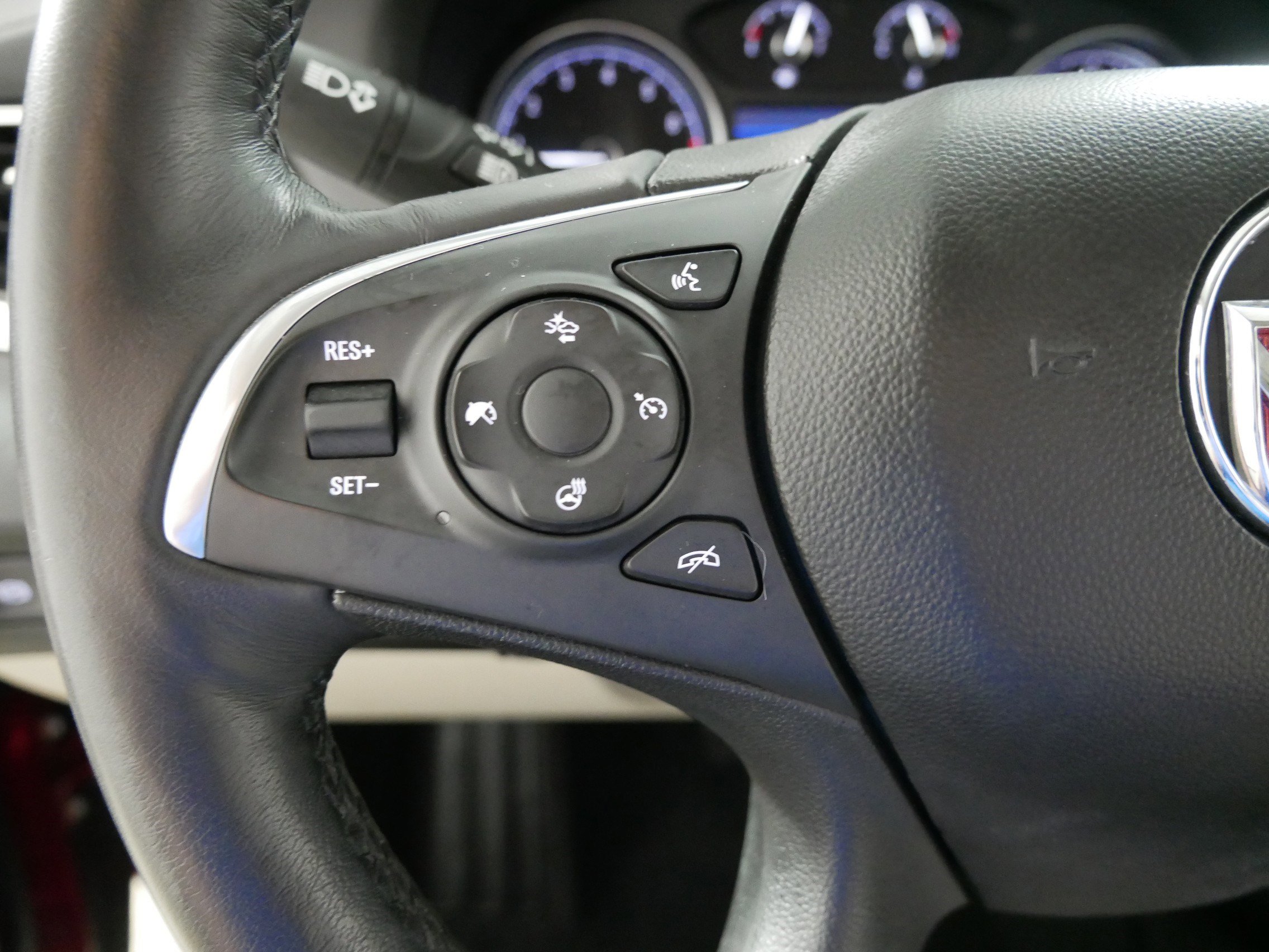 Certified 2020 Buick Enclave Premium w/ Sun and Sites Package image 27