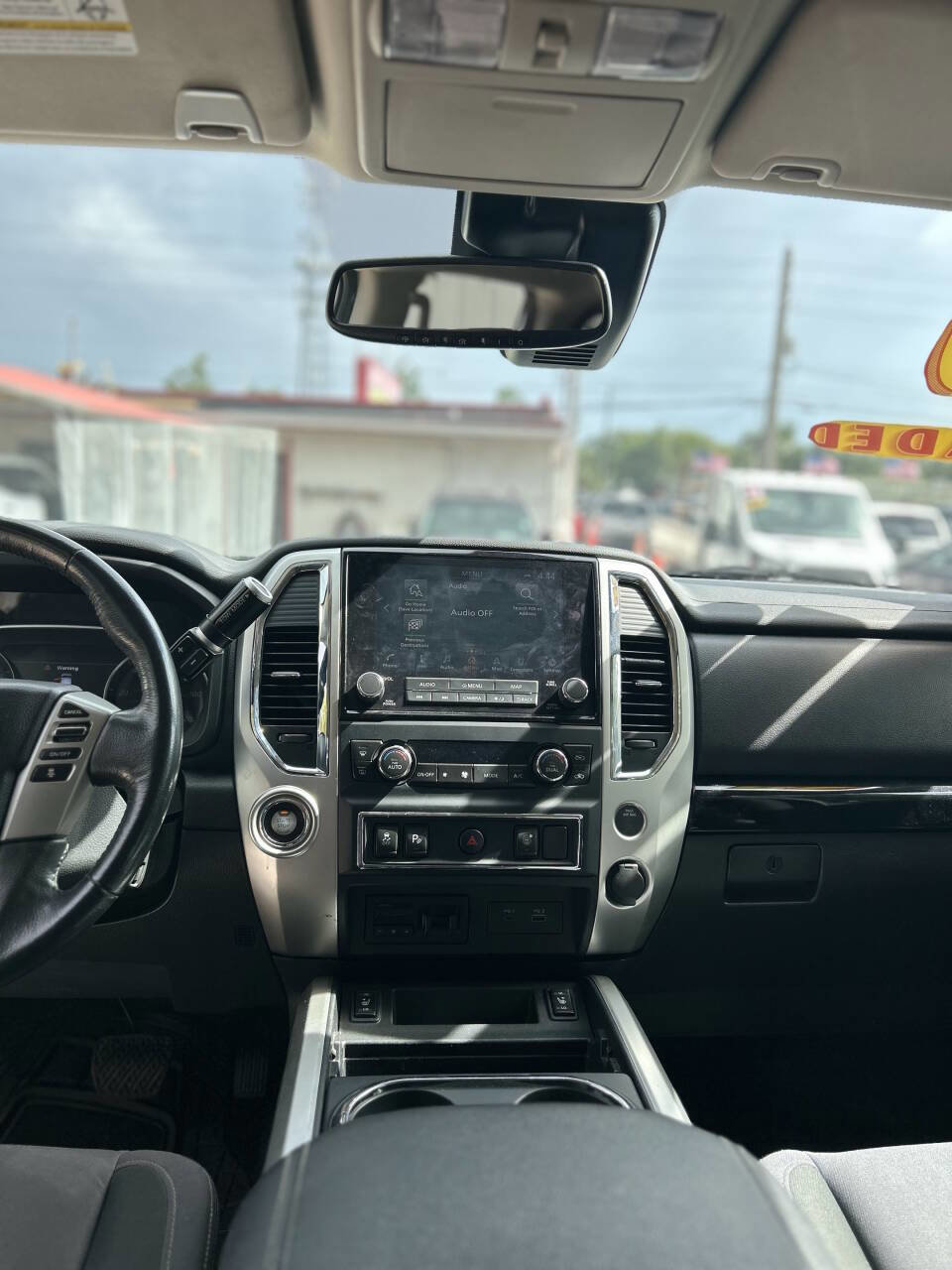 Used 2020 Nissan Titan SV w/ SV Convenience Package image 14