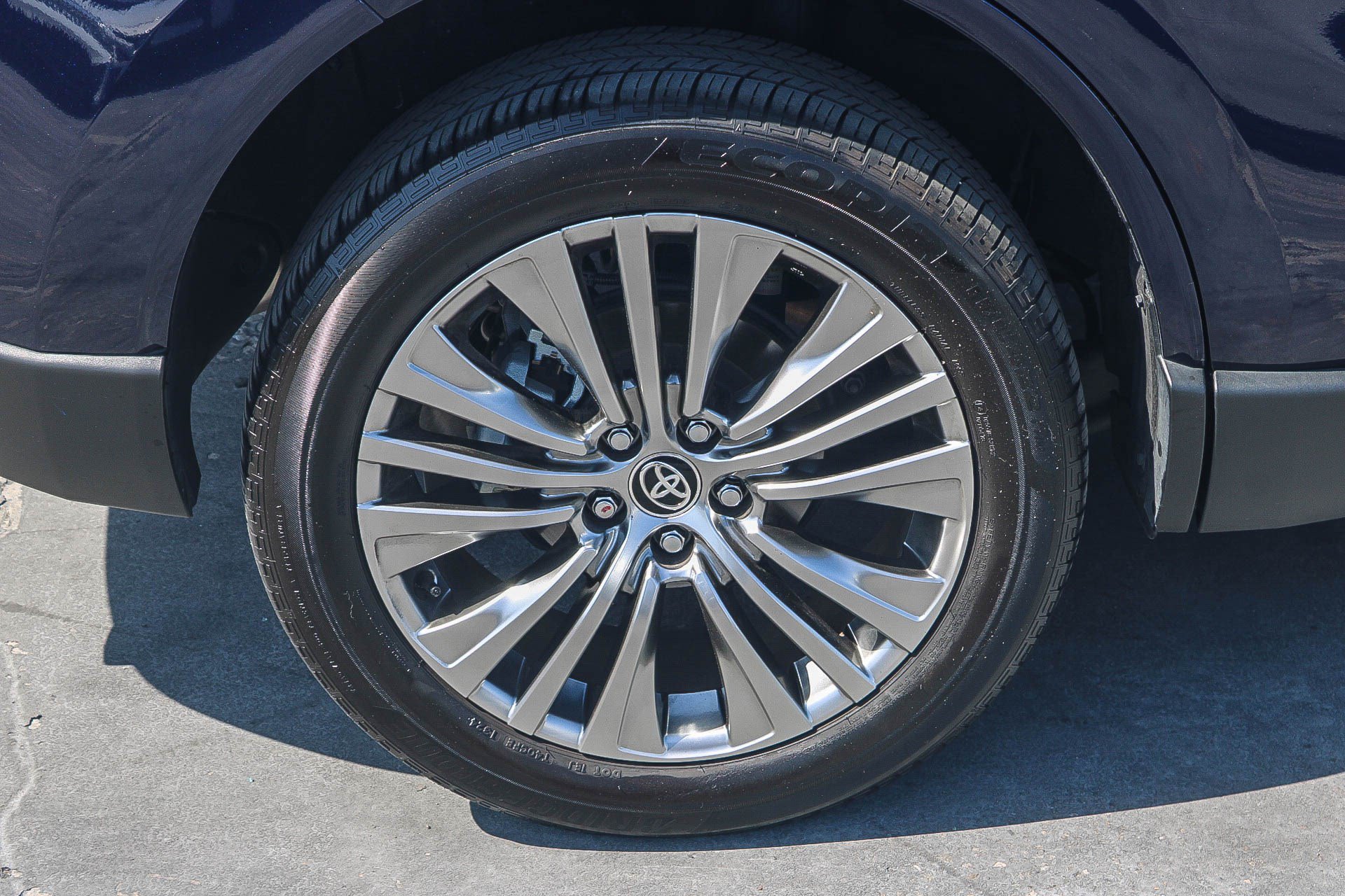 Certified 2024 Toyota Venza Limited AWD/4WD image 12