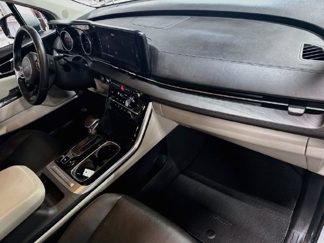 Certified 2023 Kia Carnival EX FWD image 34