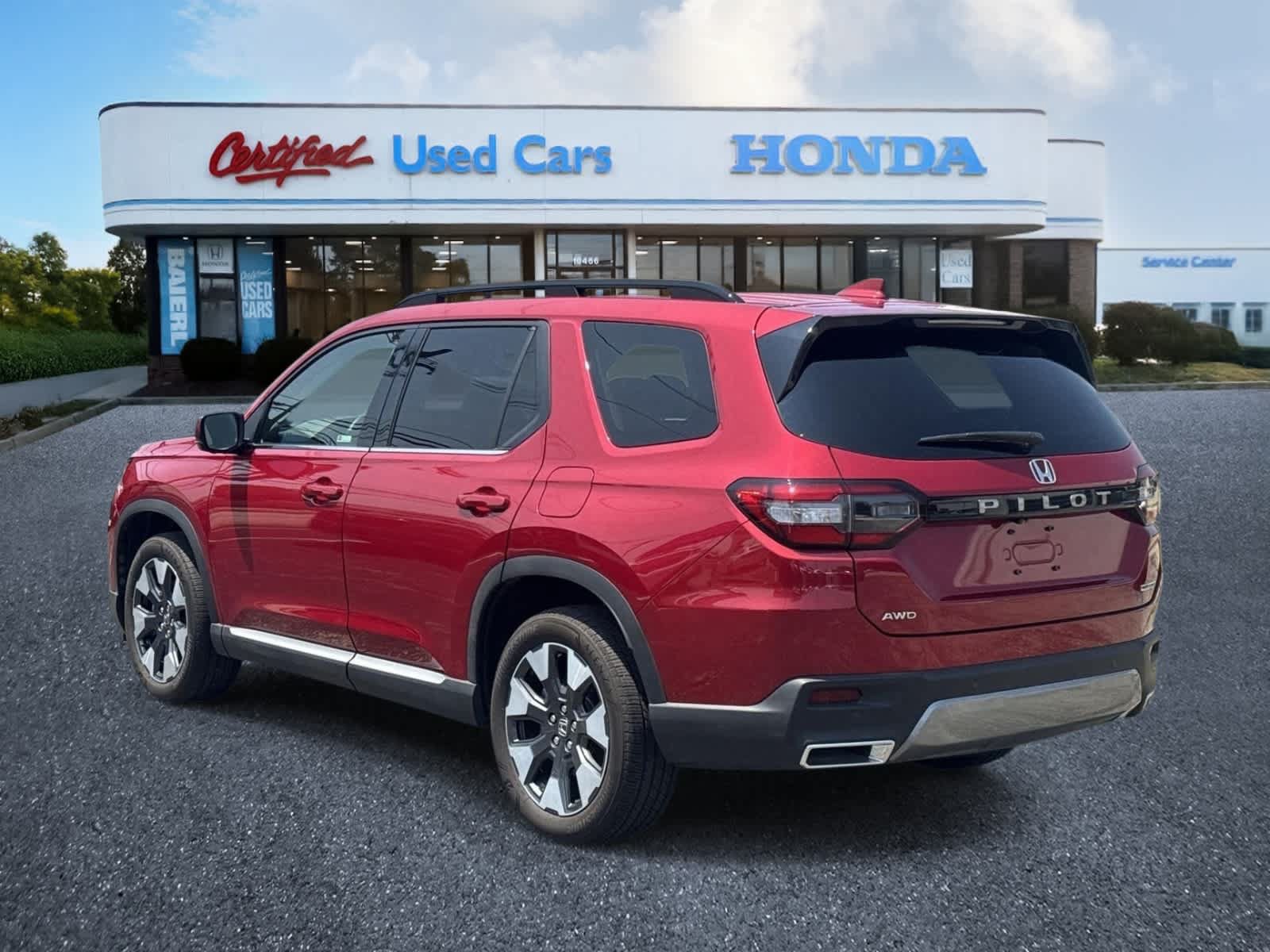 Used 2026 Honda Pilot Touring image 4