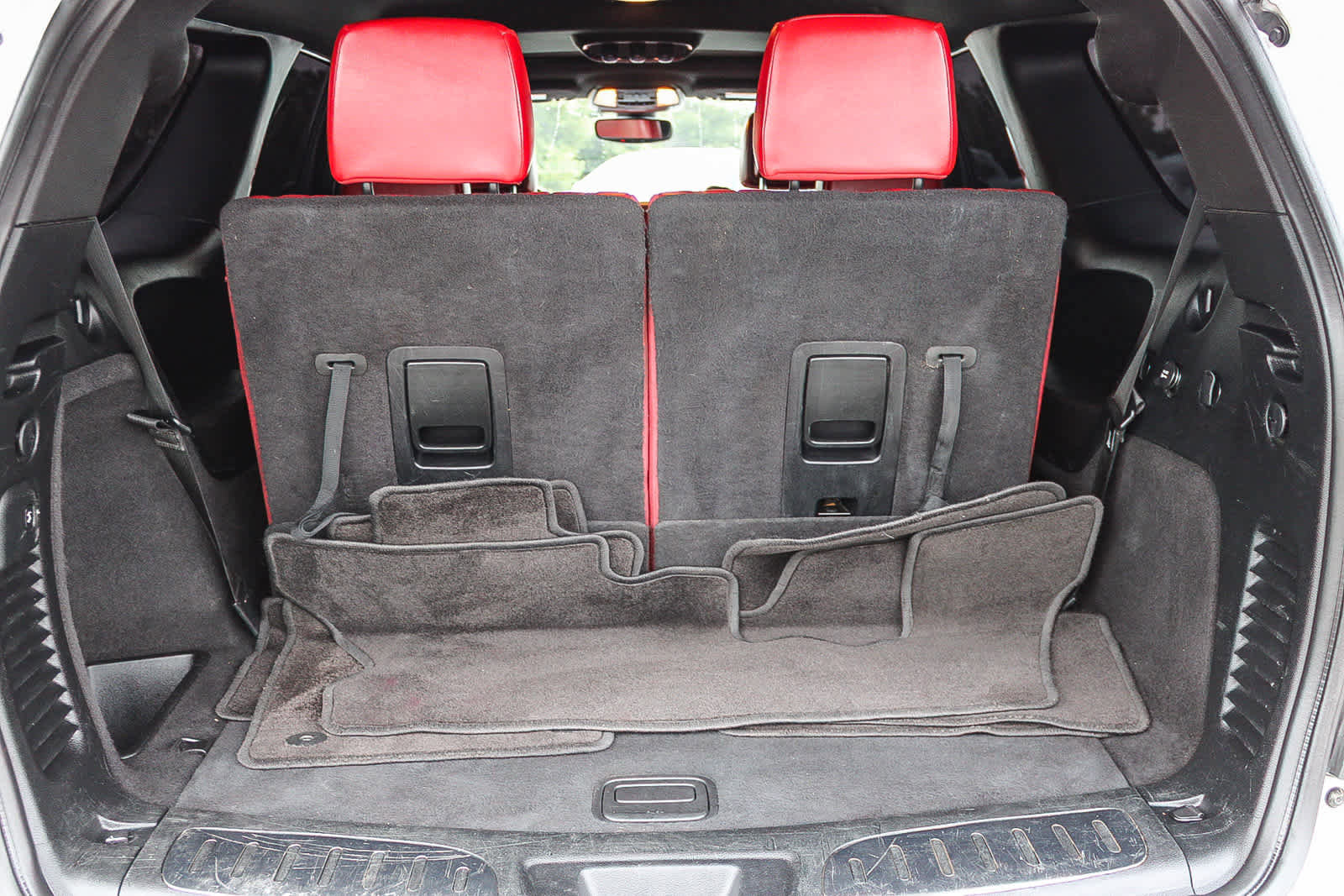 Used 2018 Dodge Durango R/T w/ Blacktop Package image 26