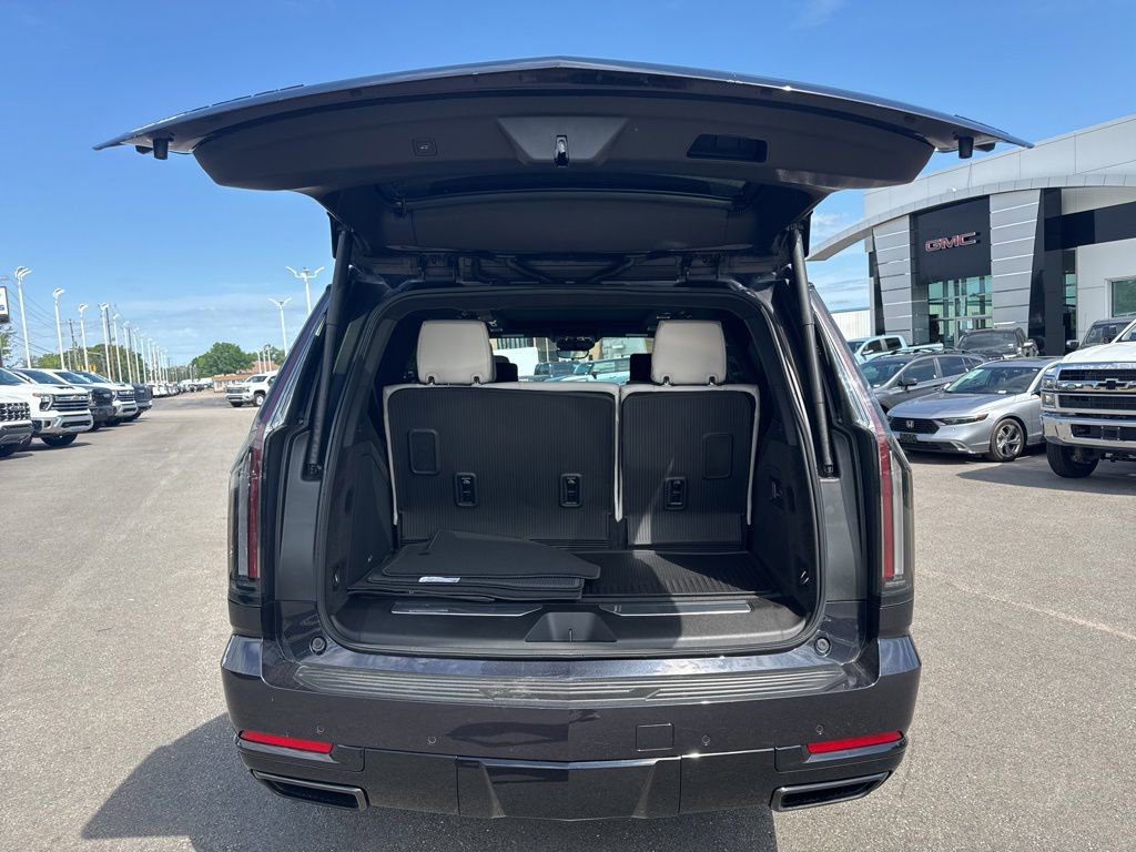 Used 2025 Cadillac Escalade Sport Platinum w/ LPO, Floor Liner Package AWD/4WD image 34