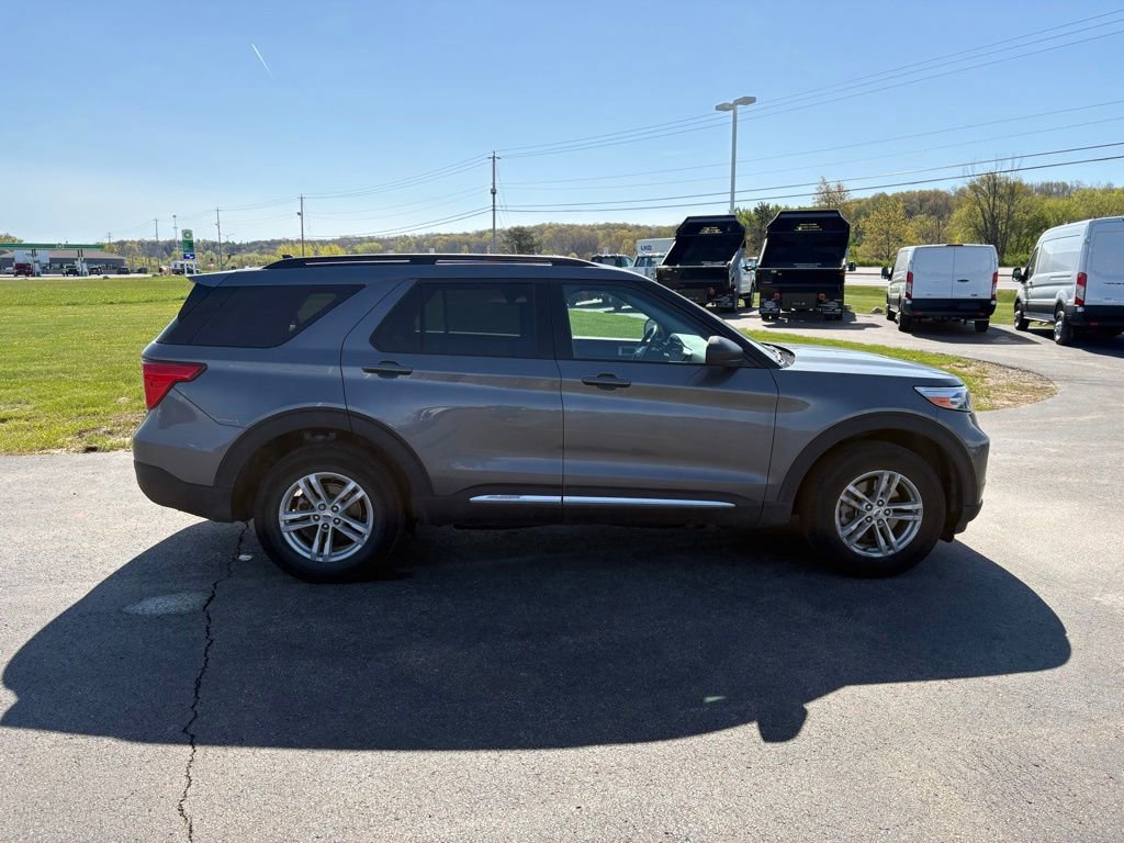Used 2024 Ford Explorer XLT w/ Equipment Group 202A AWD/4WD image 7