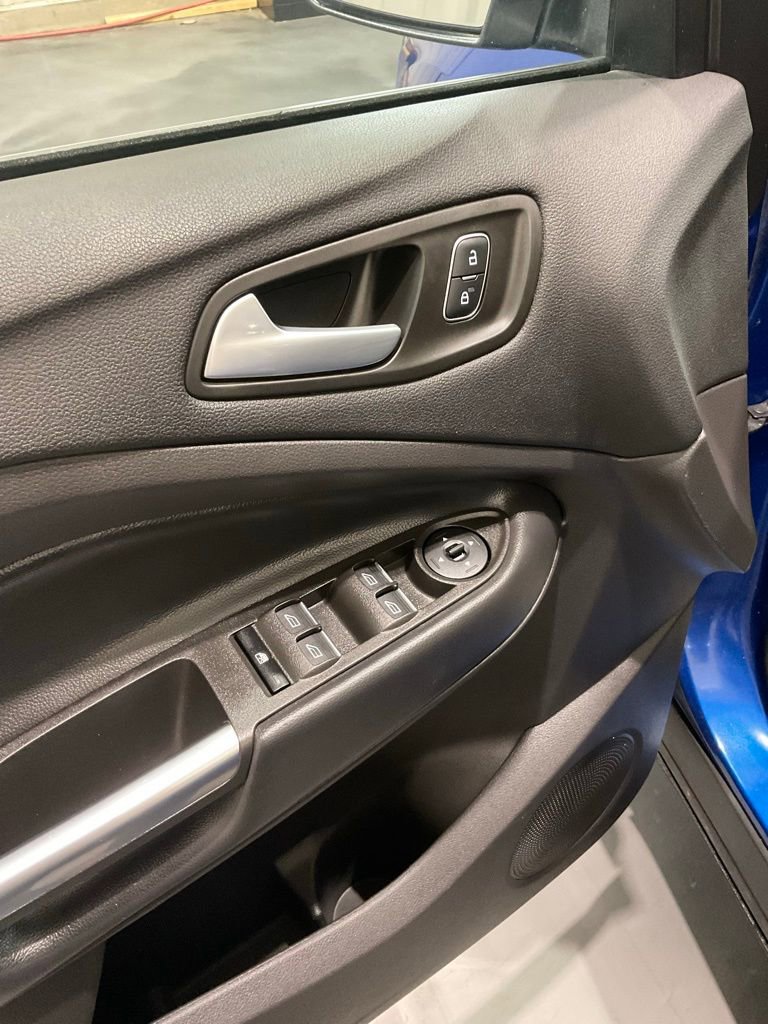 Used 2019 Ford Escape SE image 7