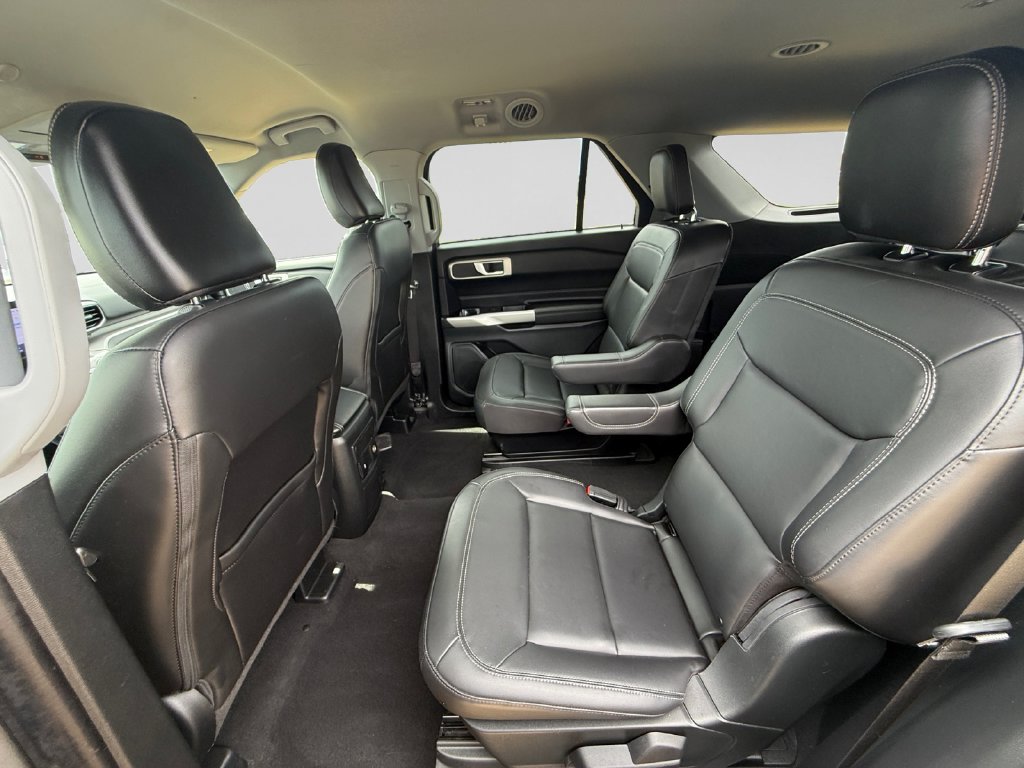 Used 2023 Ford Explorer XLT w/ Equipment Group 202A AWD/4WD image 36