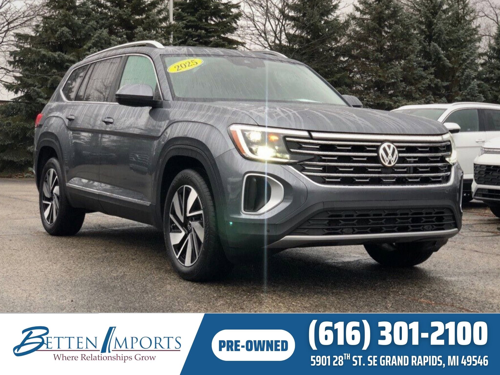 Used 2025 Volkswagen Atlas SEL image 1