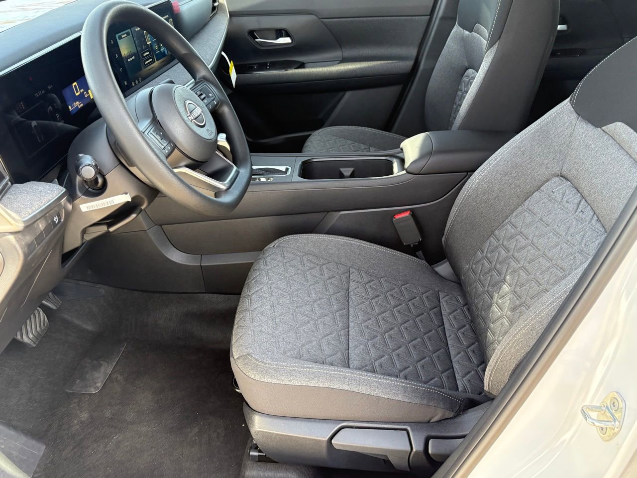 New 2026 Nissan Kicks SV w/ SV Premium Package FWD image 17