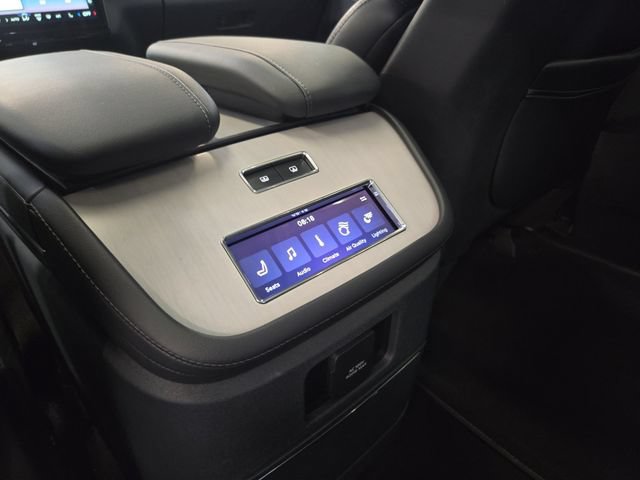 Used 2025 Lincoln Navigator Reserve AWD/4WD image 27