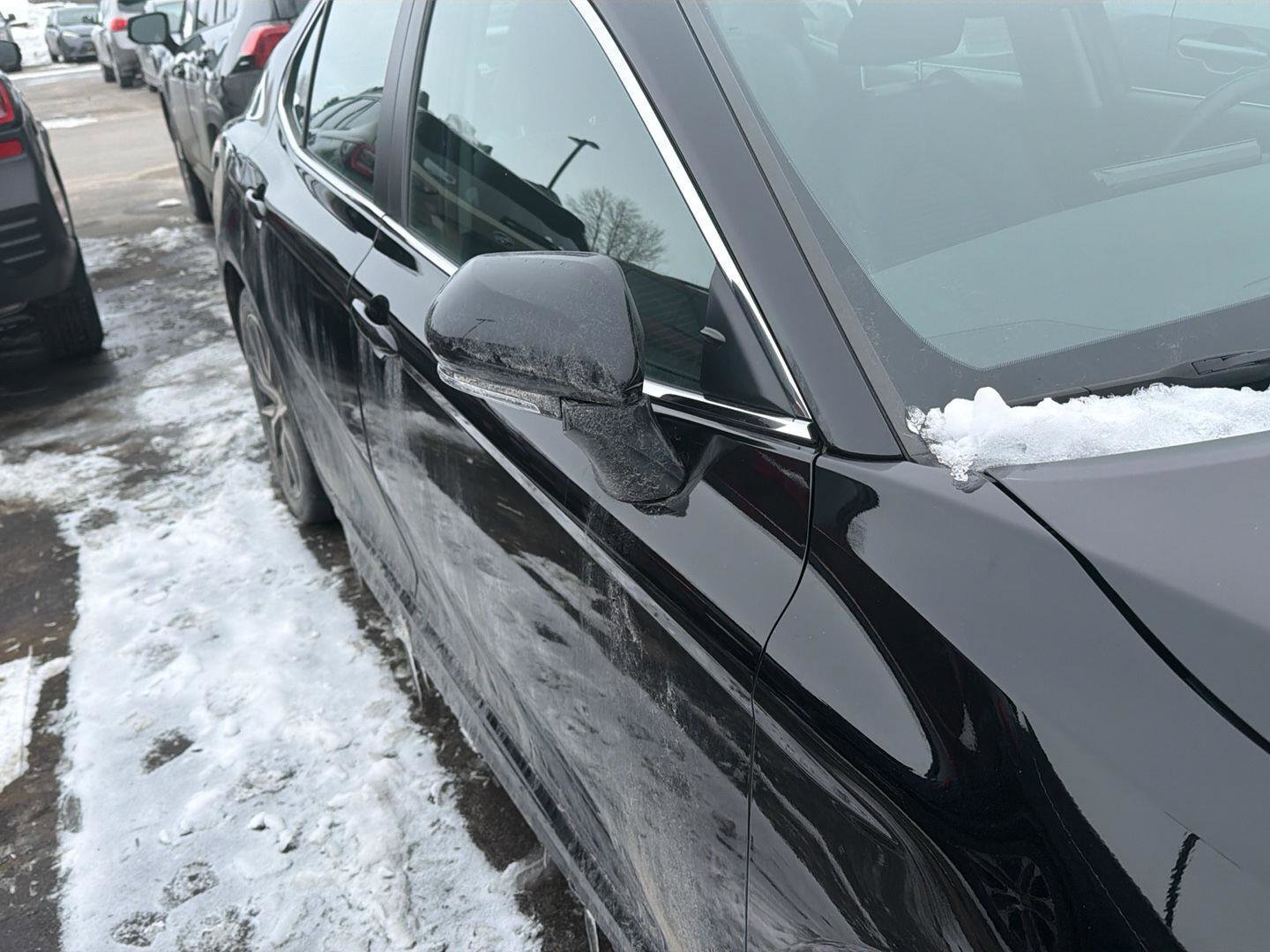 Used 2024 Toyota Camry SE w/ Cold Weather Package image 6