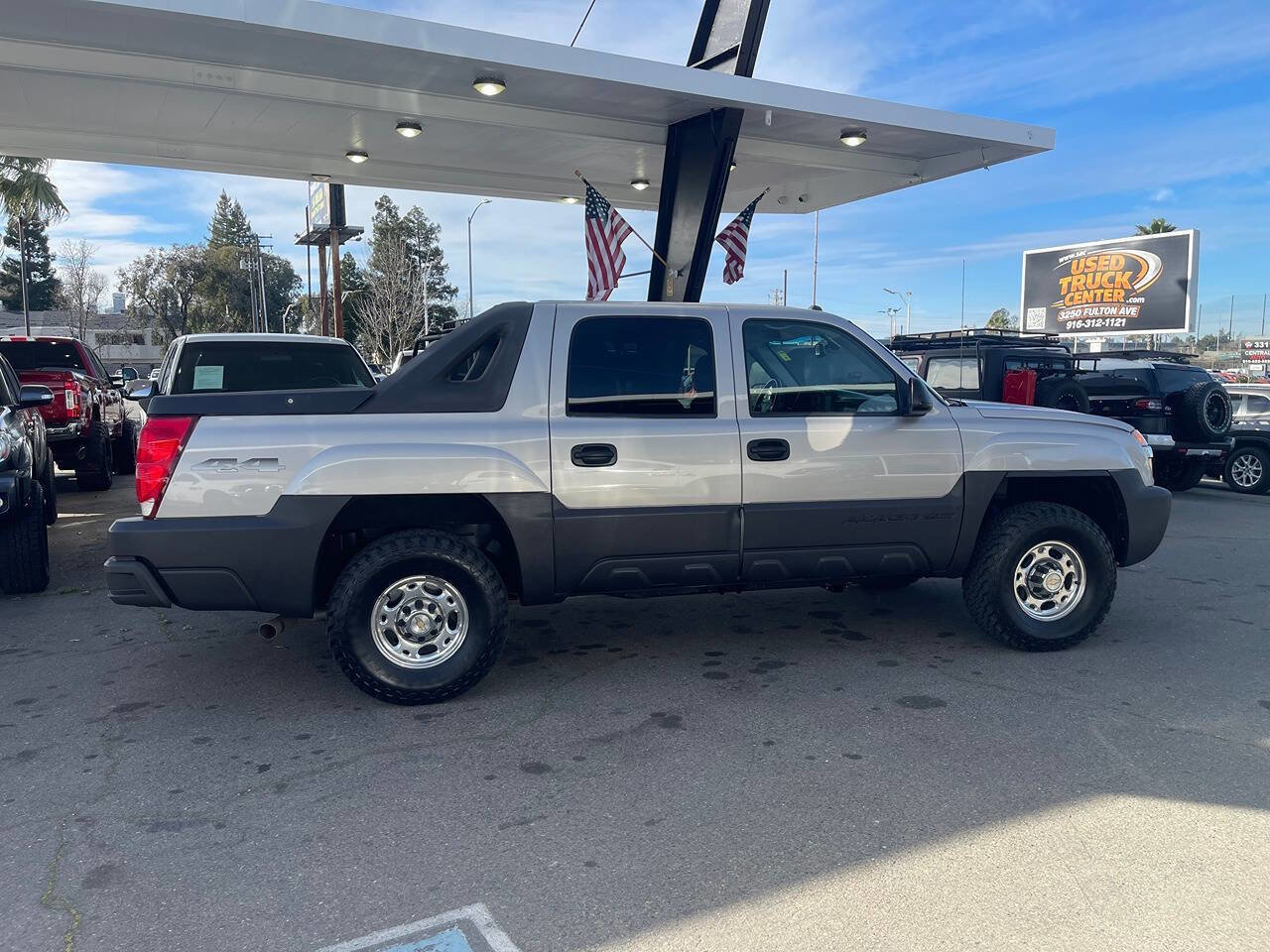 Used 2005 Chevrolet Avalanche 2500 LS w/ Onstar Plus Package image 10