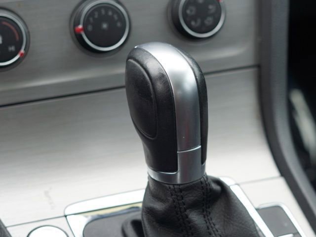 Used 2017 Volkswagen Golf Wolfsburg Edition image 28