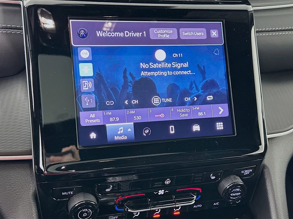 New 2025 Jeep Grand Cherokee L Altitude image 20