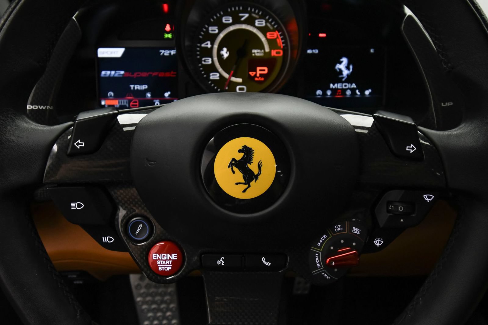 Used 2018 Ferrari 812 Superfast RWD image 18