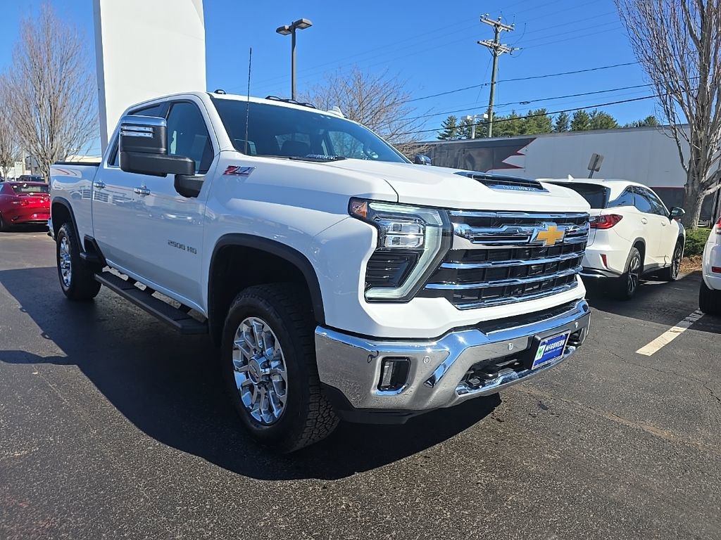 Used 2025 Chevrolet Silverado 2500 LTZ w/ LTZ Premium Package image 11
