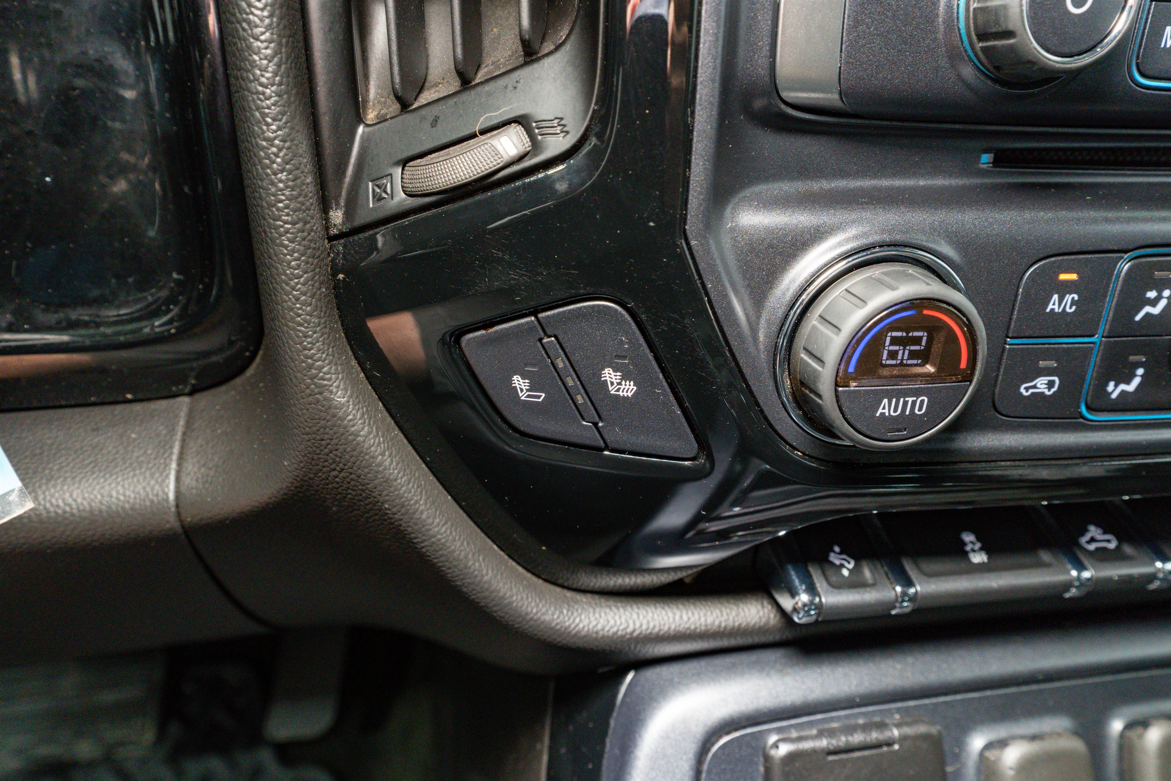 Used 2018 Chevrolet Silverado 1500 LT w/ All Star Edition image 22