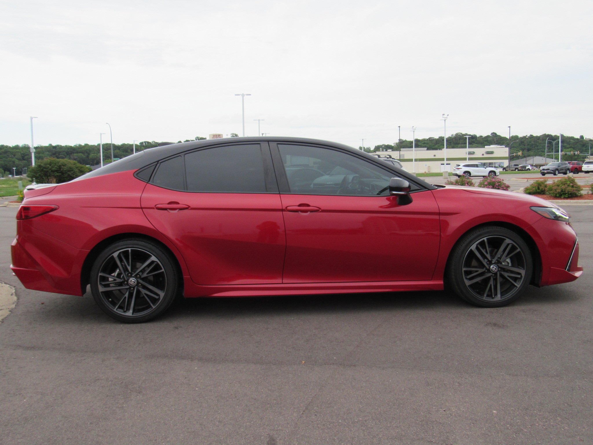Used 2025 Toyota Camry XSE w/ Premium Package FWD image 5