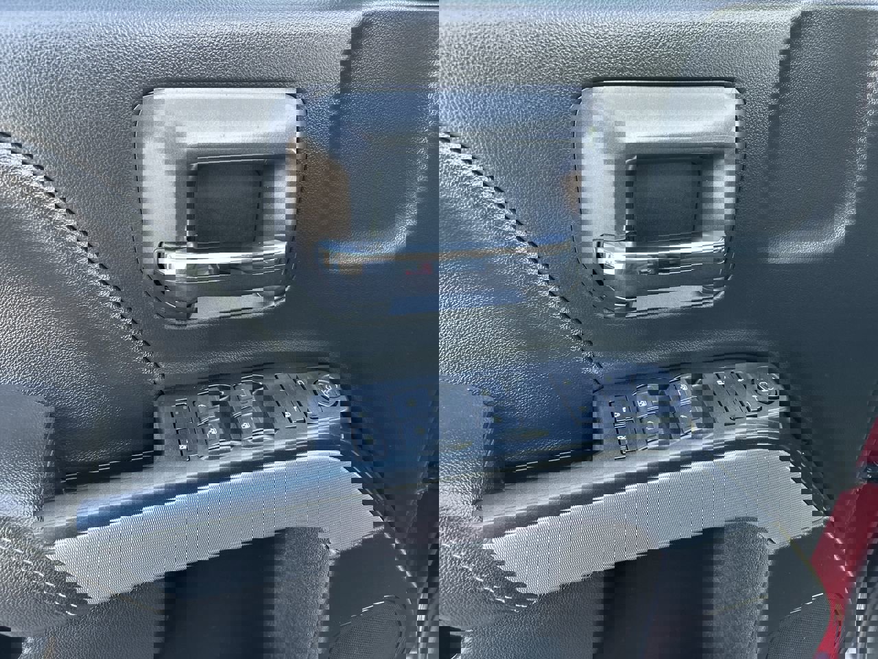 Used 2018 Chevrolet Silverado 1500 LT w/ All Star Edition image 21