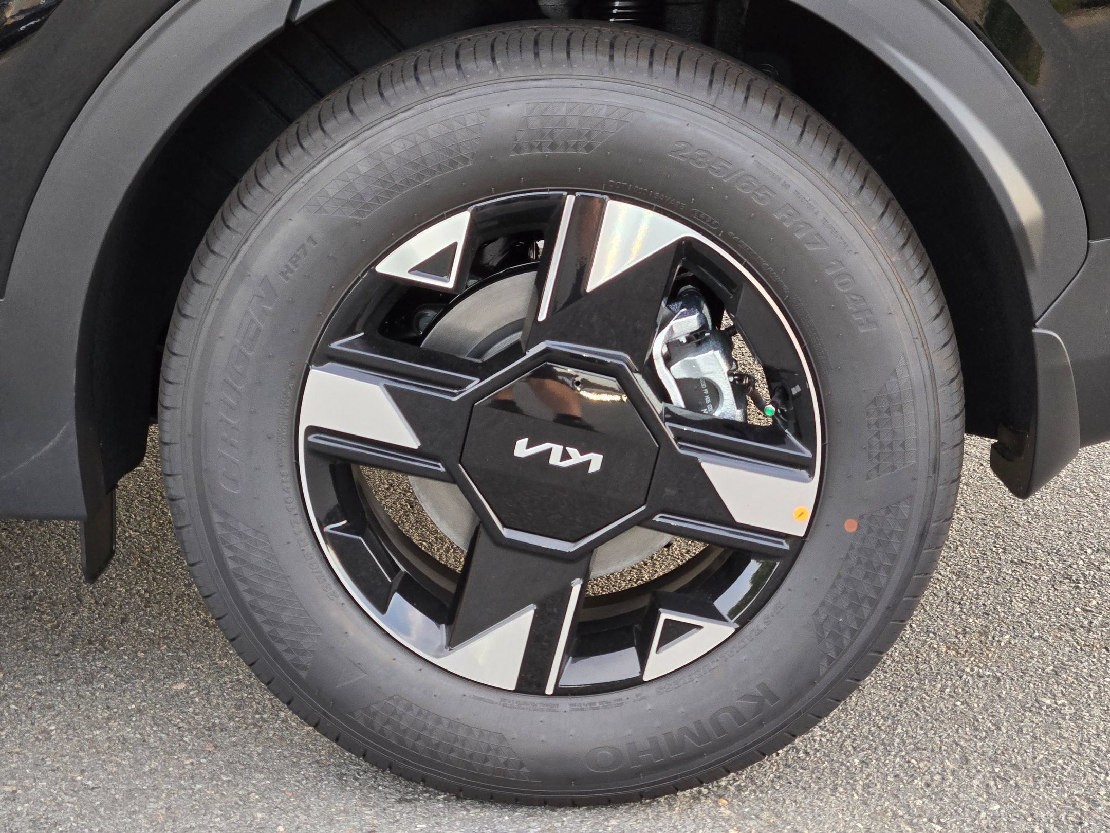 New 2026 Kia Sportage LX w/ LX Convenience Package FWD image 13