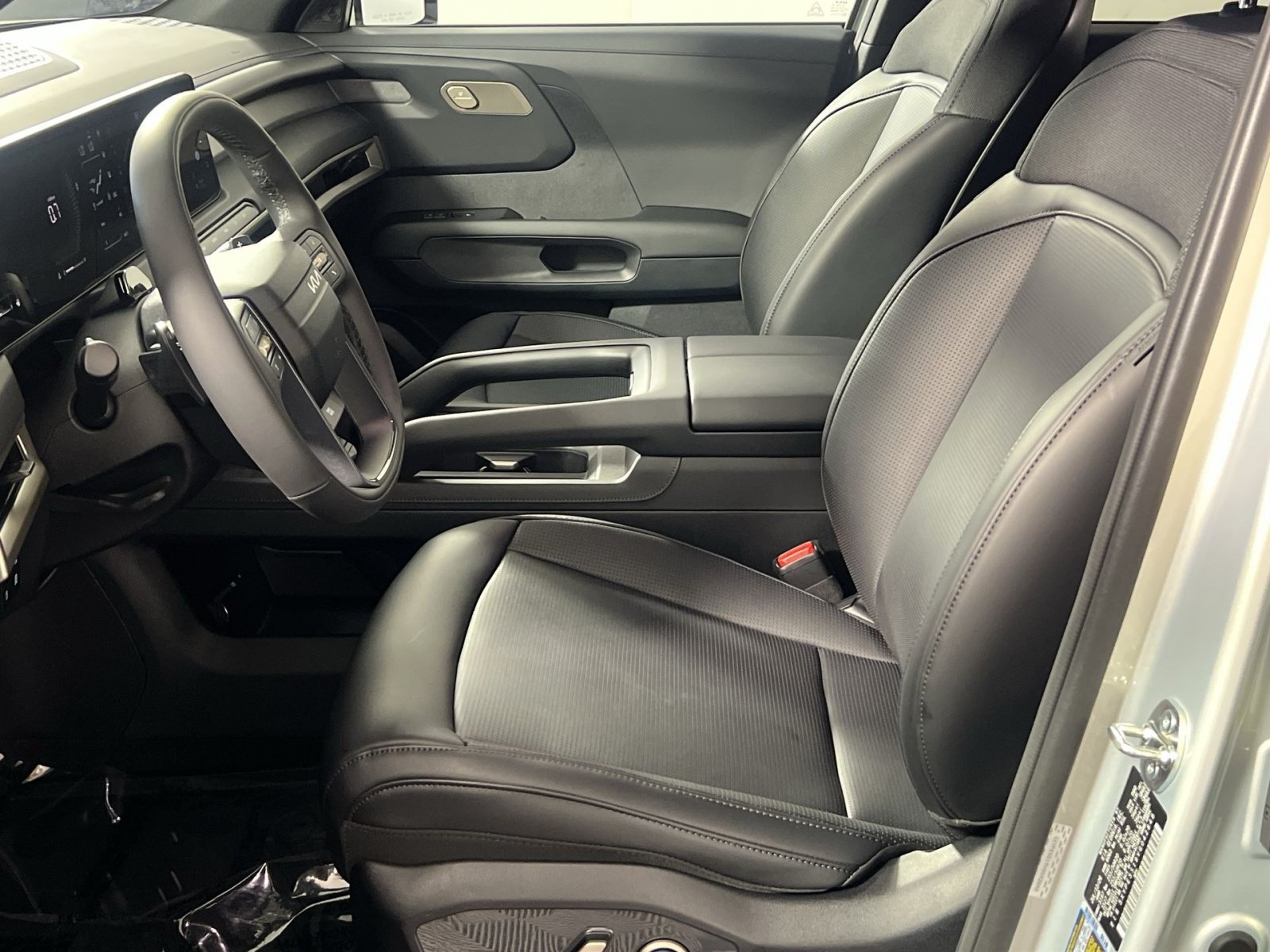 Used 2027 Kia Telluride S FWD image 13