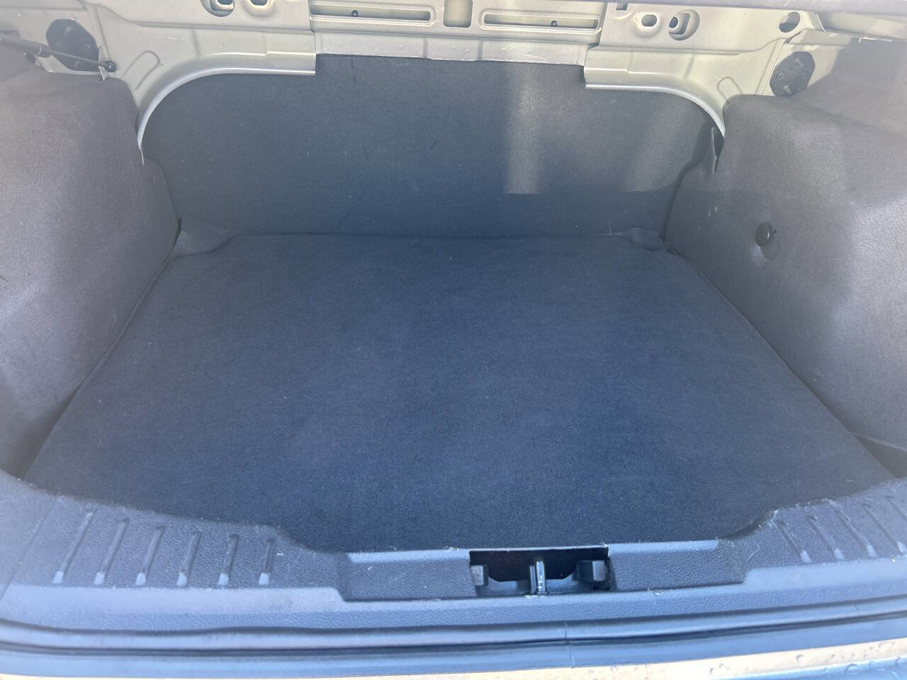 Used 2013 Ford Focus SE w/ SE Winter Pkg image 19