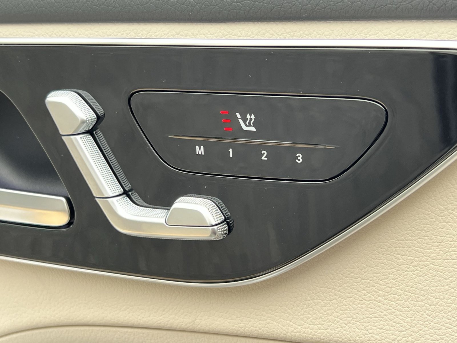New 2026 Mercedes-Benz C 300 4MATIC Sedan image 41