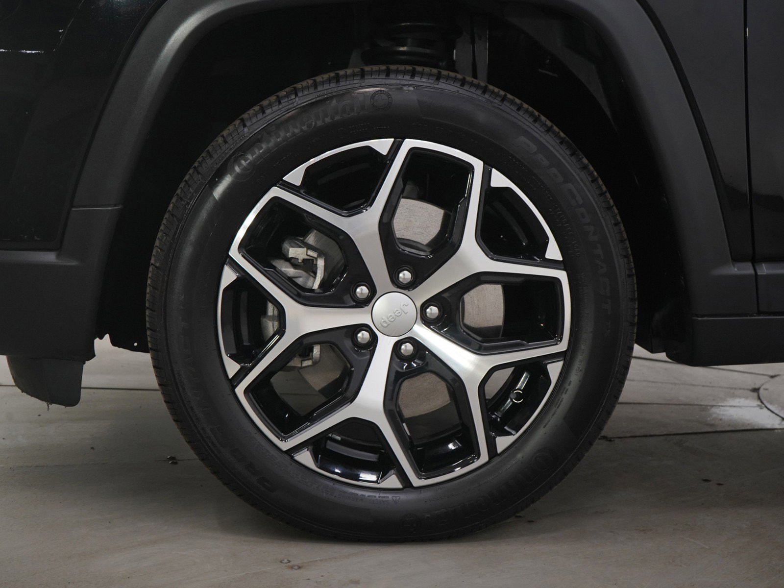 Used 2024 Jeep Compass Limited image 30