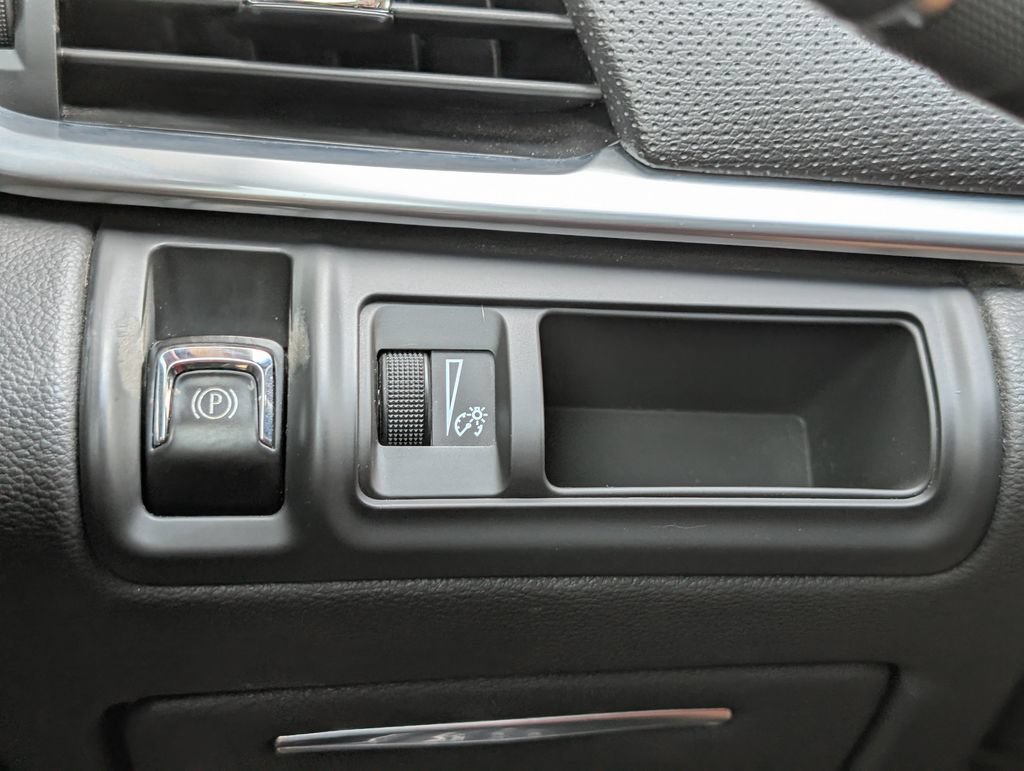Used 2017 Cadillac XTS Luxury FWD image 30