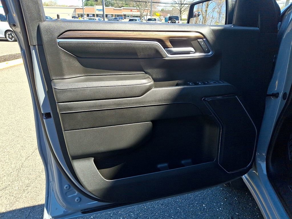 Used 2024 Chevrolet Silverado 1500 LT image 13