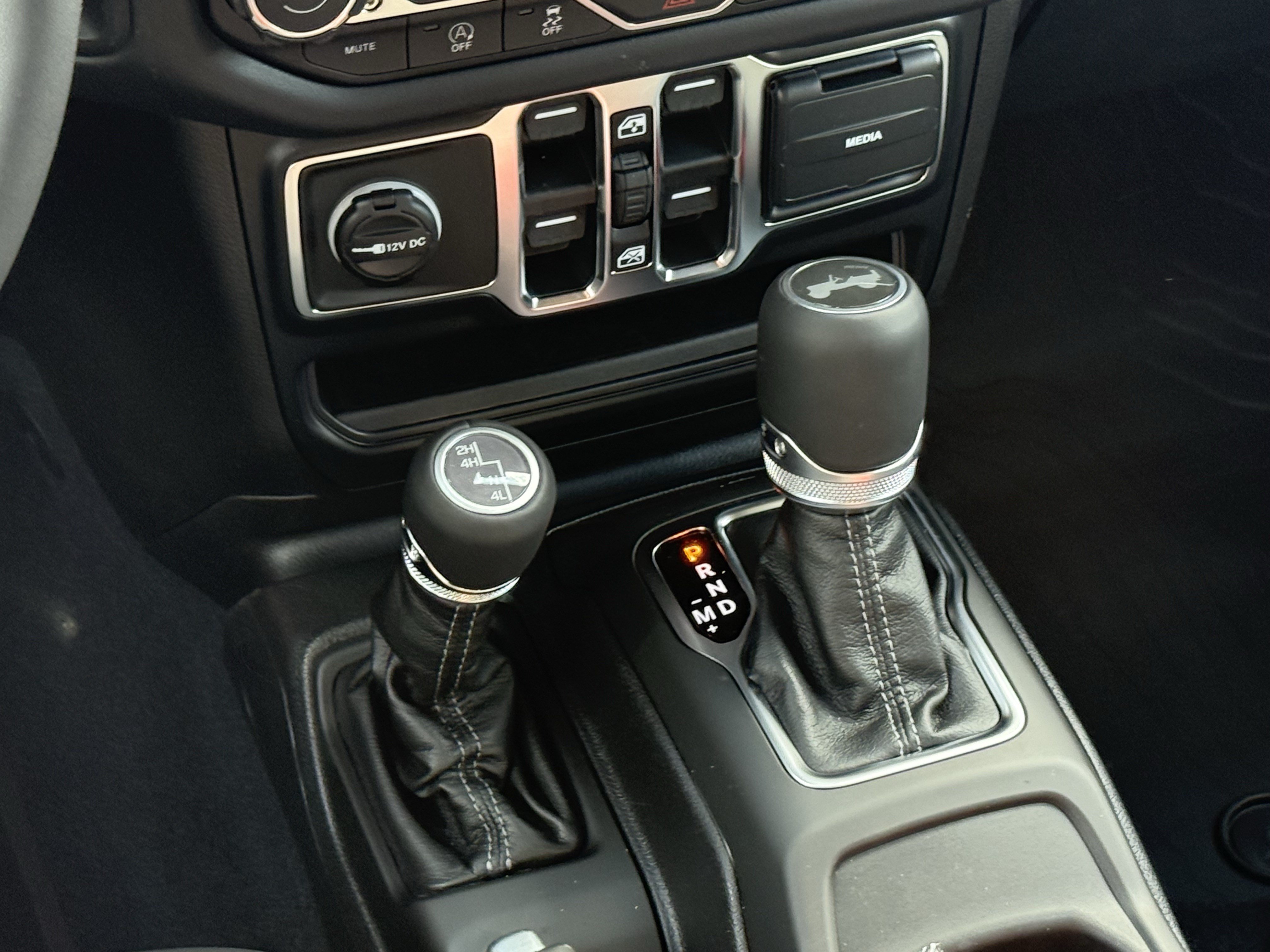 New 2026 Jeep Wrangler Unlimited Sahara AWD/4WD image 15