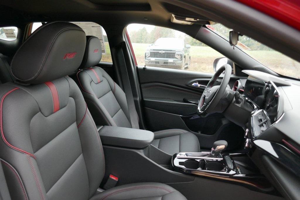 New 2026 Chevrolet Trax RS w/ Sunroof Package image 8