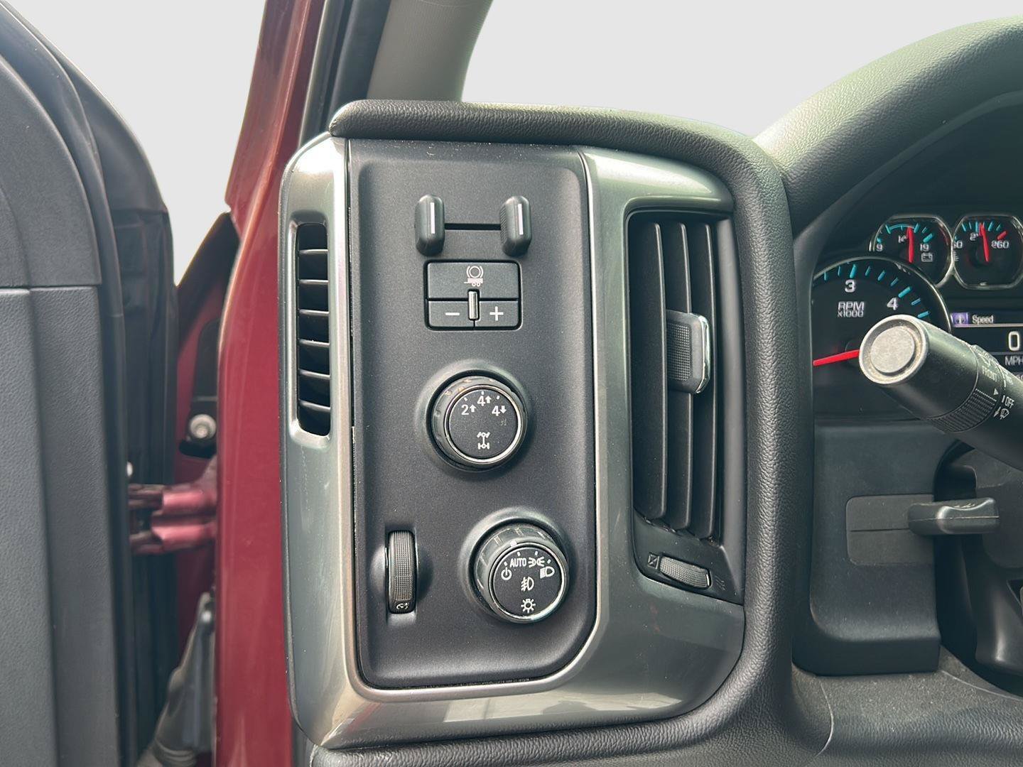 Used 2015 Chevrolet Silverado 2500 LT w/ LT Convenience Package AWD/4WD image 13