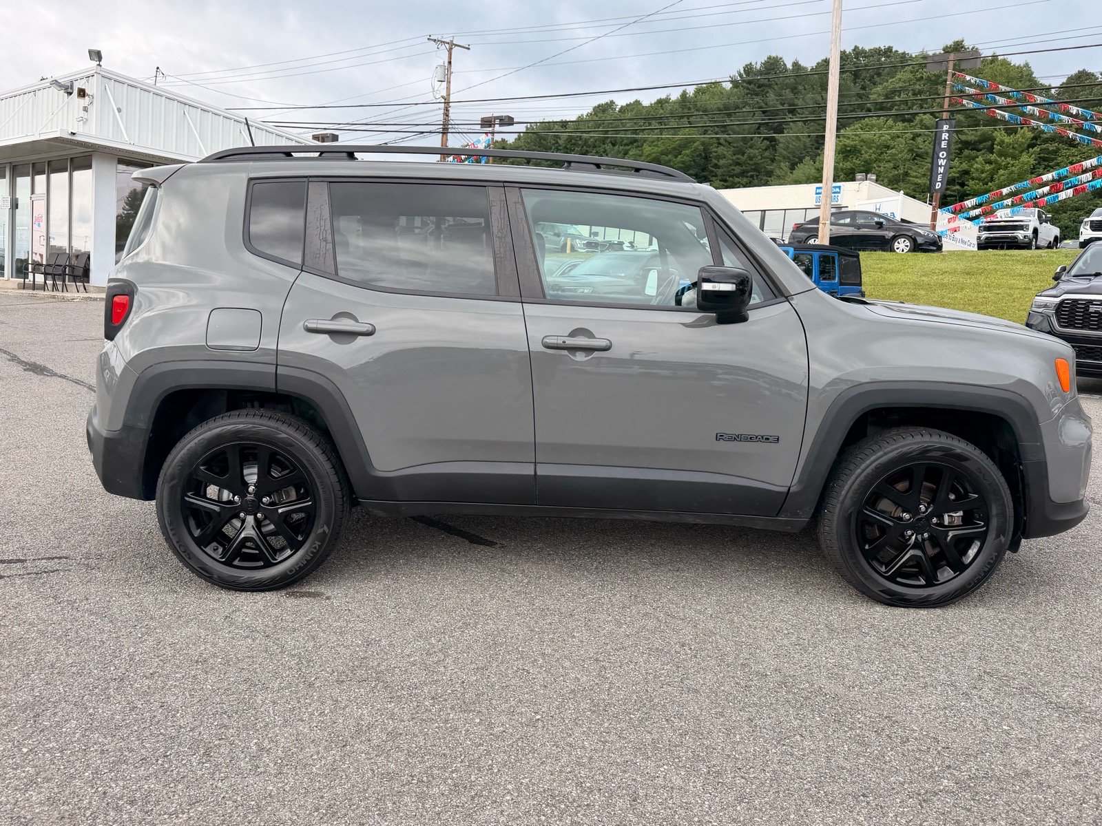 Used 2022 Jeep Renegade Altitude w/ Convenience Group AWD/4WD image 7