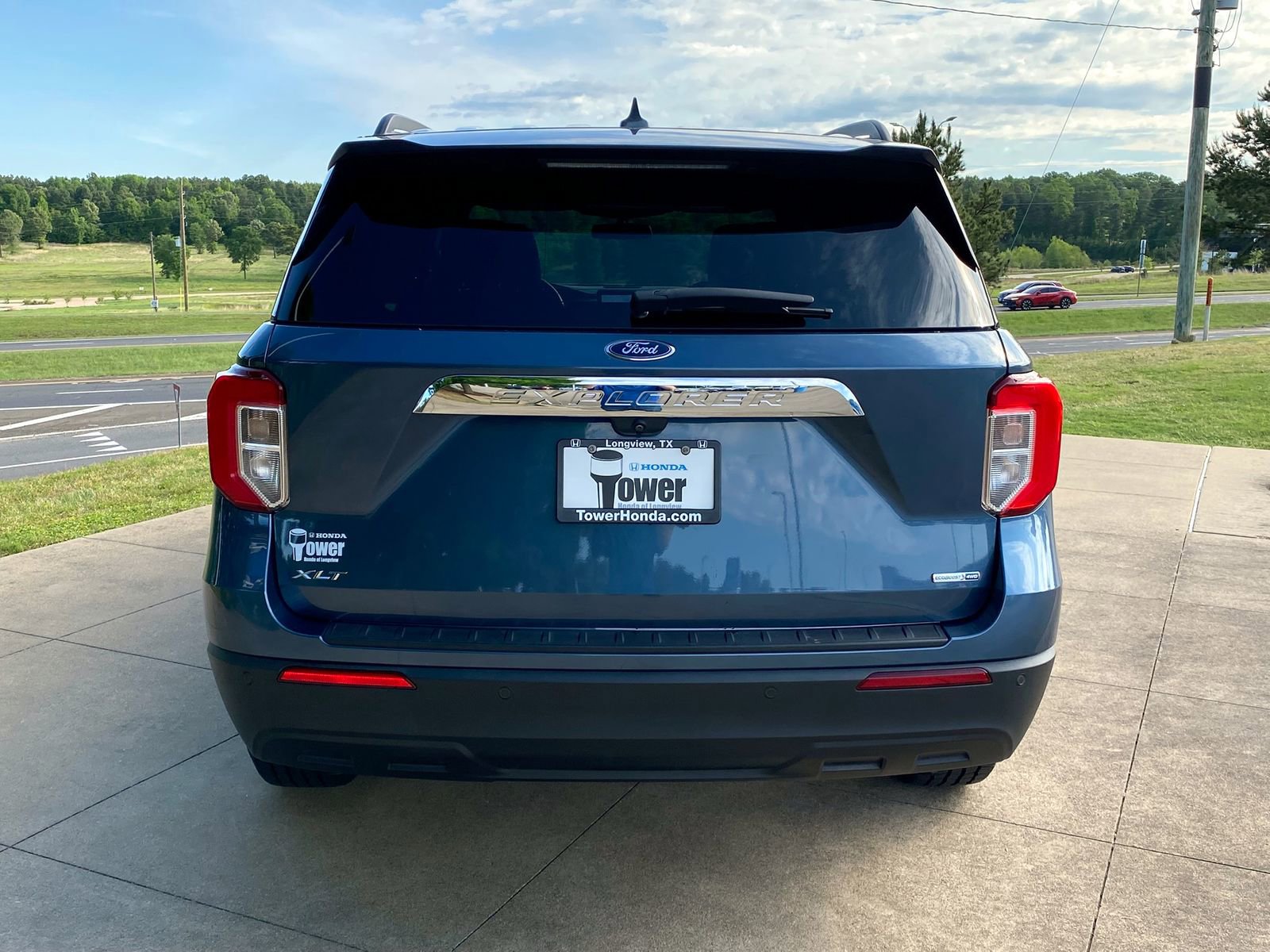 Used 2020 Ford Explorer XLT image 5