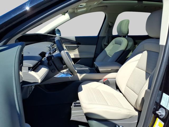 Used 2025 Lincoln Nautilus Reserve AWD/4WD image 7