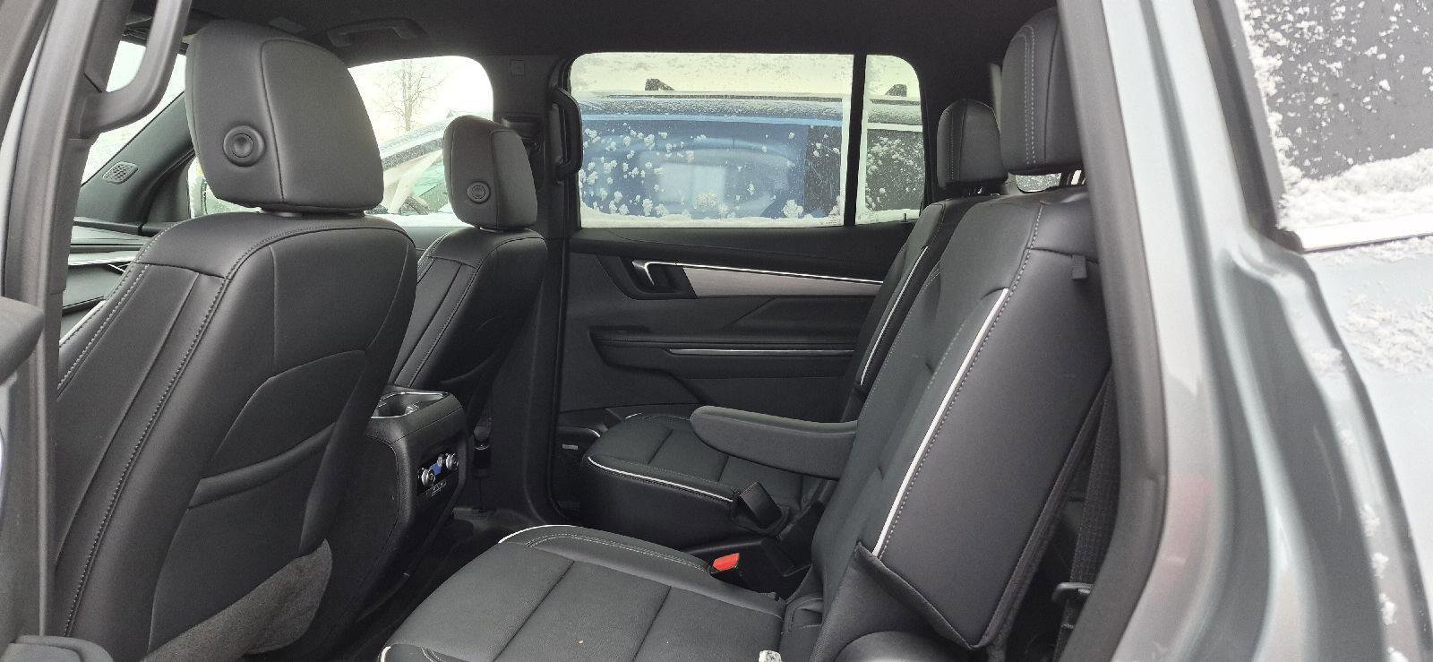 Used 2025 Buick Enclave Preferred image 7