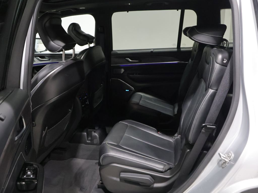 Used 2022 Jeep Grand Cherokee L Overland w/ Advanced Protech Group III AWD/4WD image 19