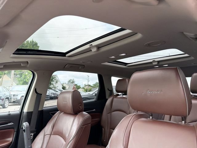 Used 2018 Buick Enclave Avenir w/ Avenir Technology Package AWD/4WD image 18